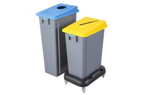 Bac de tri sélectif sur chariot de transport