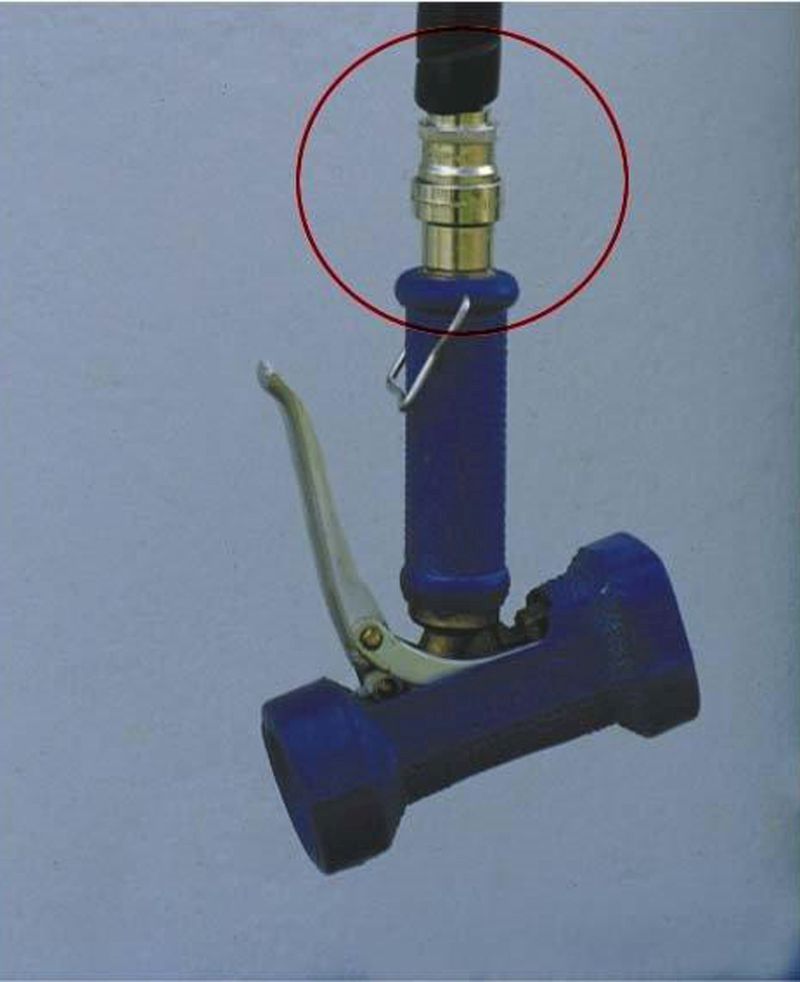 Coupleur rapide entre le flexible et le pistolet