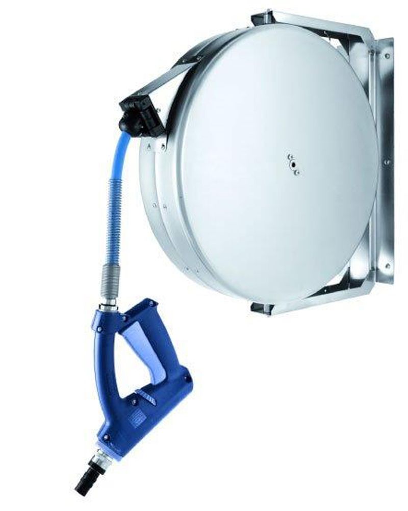 Enrouleur mural pivotant en cuisine