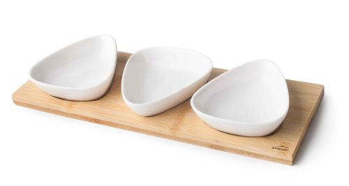Planche festive apéritive en bambou à 3 coupelles porcelaine triangle