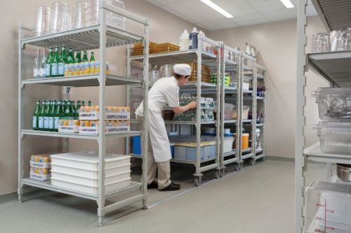 Rayonnage mobile sur rails pour un stockage supplémentaire