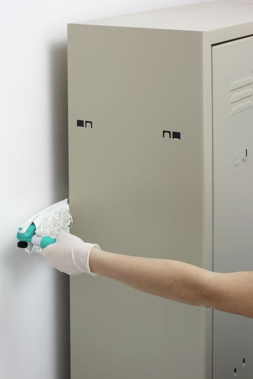 Support de dépoussiérage flexible pour arrière de meuble