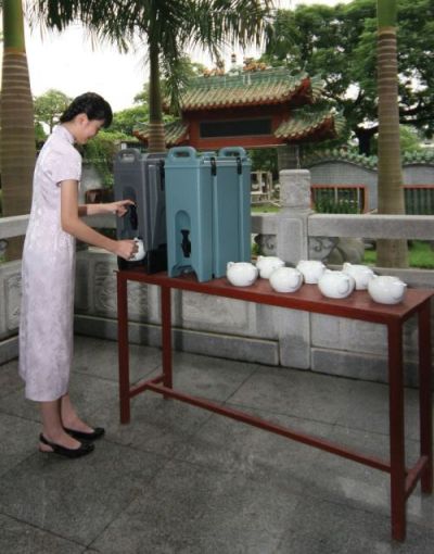 Conteneur isotherme pour boissons et plats