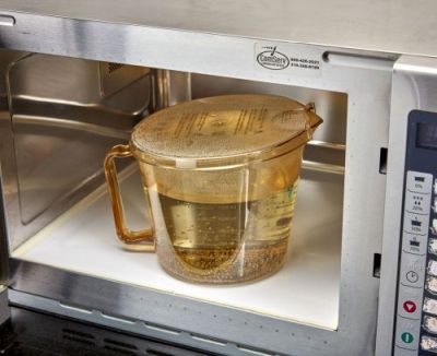 Pichet gradué haute température avec couvercle au micro ondes