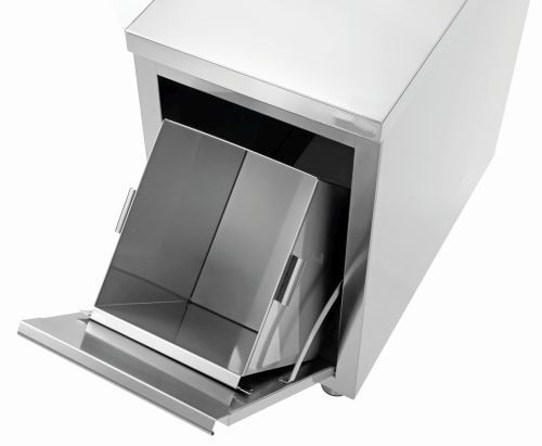 Poubelle basculante inox en cuisine